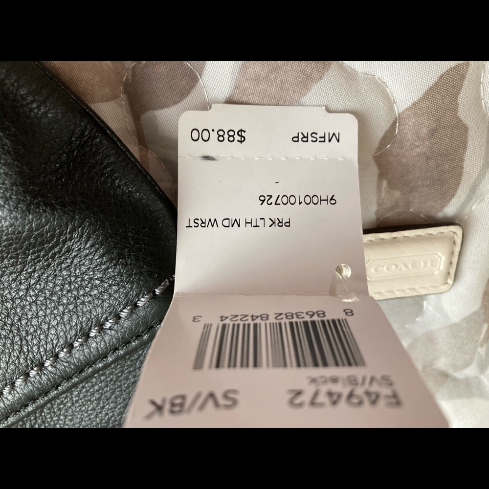 Brand New Coach Wristlet - Picture 4 of 7